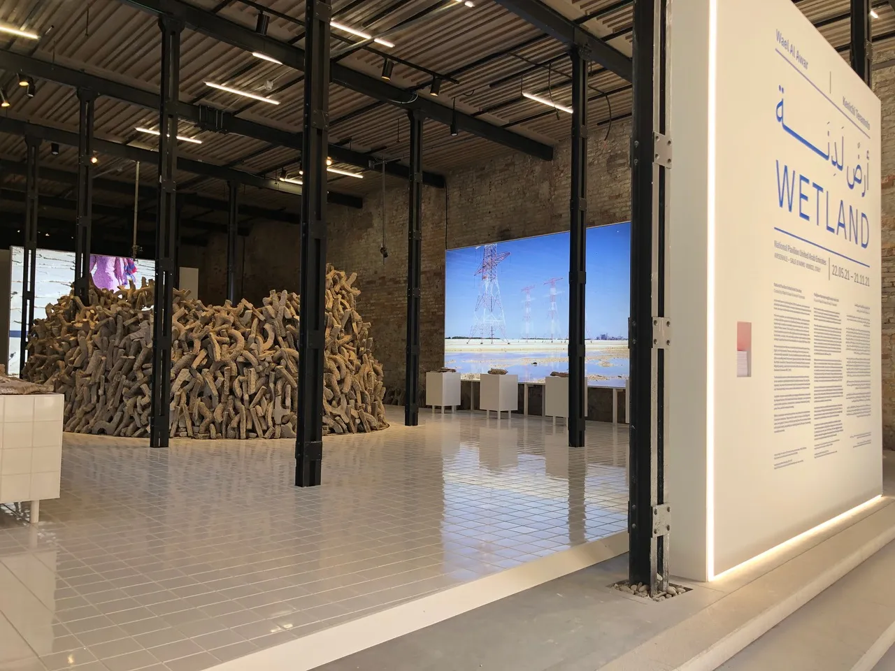 Elemento d'arredo su misura installato